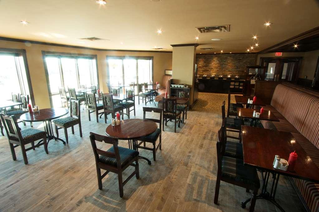 Ramada By Wyndham Northern Grand Hotel & Conference Centre Fort St. John Restoran foto