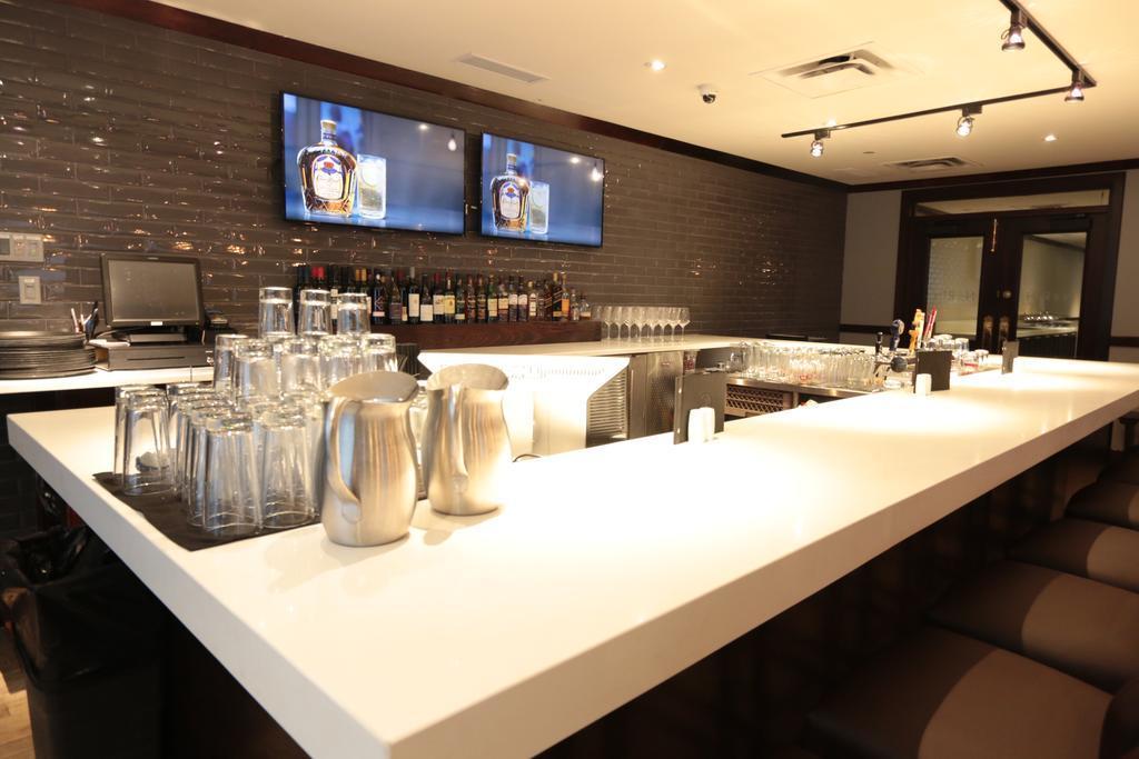 Ramada By Wyndham Northern Grand Hotel & Conference Centre Fort St. John Bagian luar foto