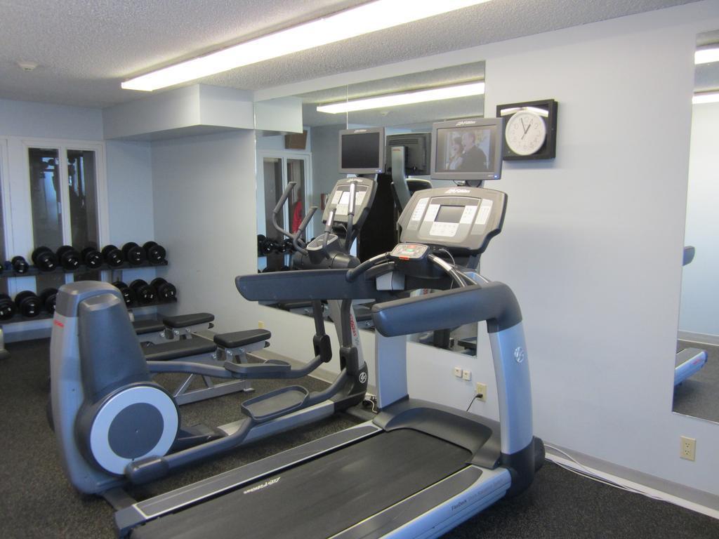 Ramada By Wyndham Northern Grand Hotel & Conference Centre Fort St. John Bagian luar foto
