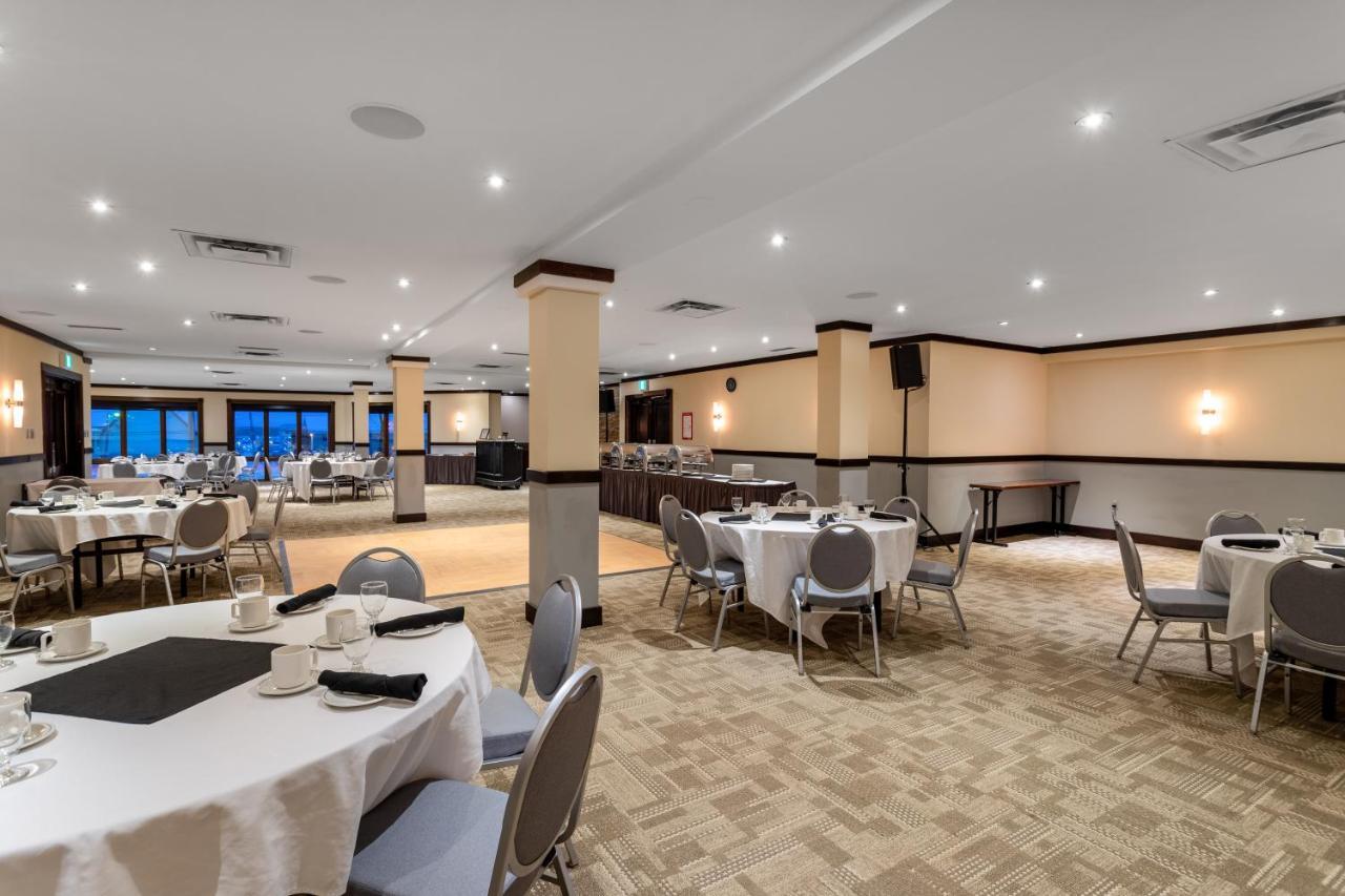 Ramada By Wyndham Northern Grand Hotel & Conference Centre Fort St. John Bagian luar foto