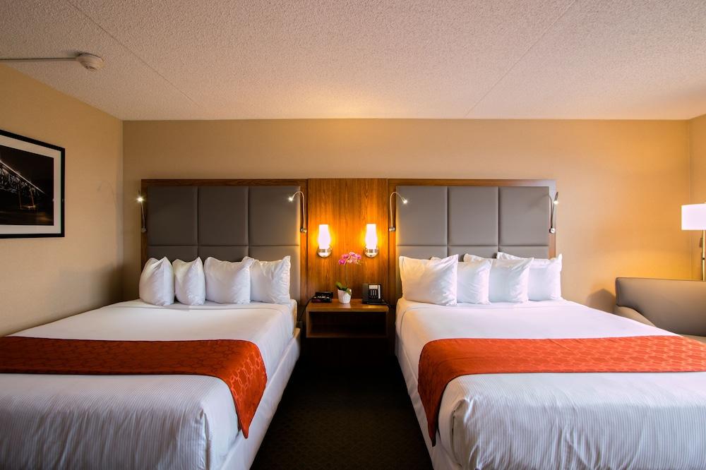 Ramada By Wyndham Northern Grand Hotel & Conference Centre Fort St. John Bagian luar foto