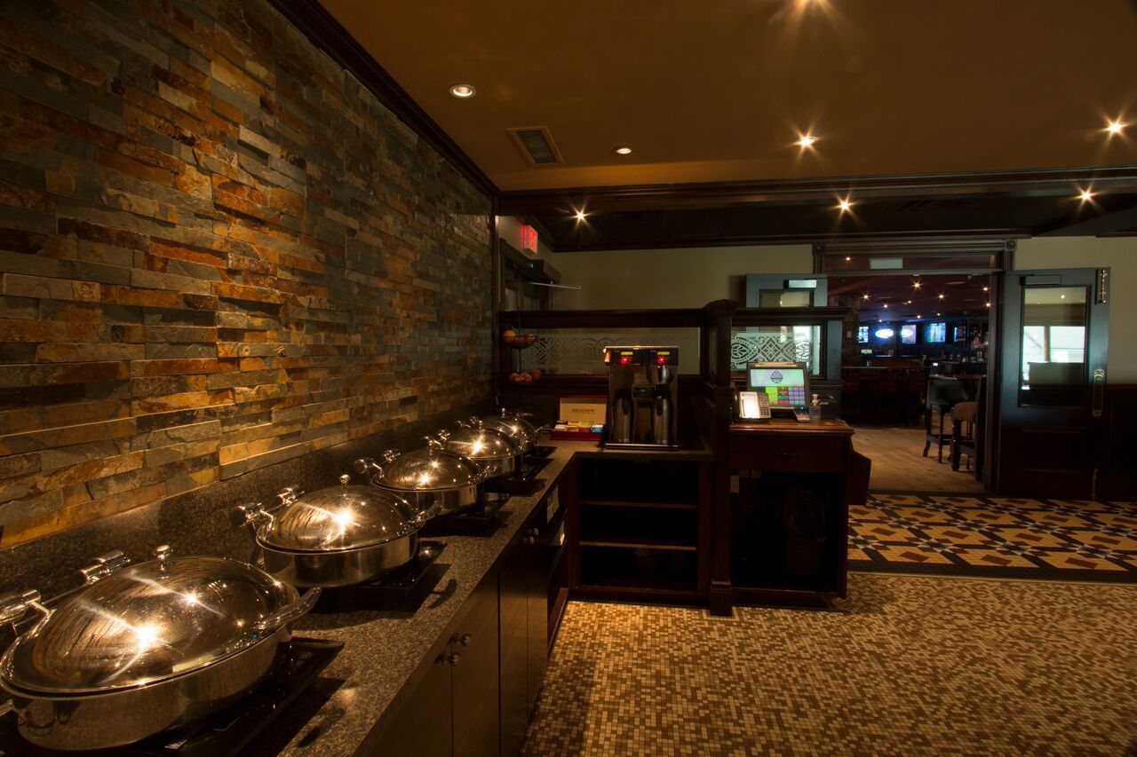 Ramada By Wyndham Northern Grand Hotel & Conference Centre Fort St. John Restoran foto