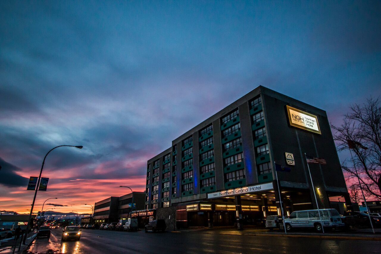 Ramada By Wyndham Northern Grand Hotel & Conference Centre Fort St. John Bagian luar foto