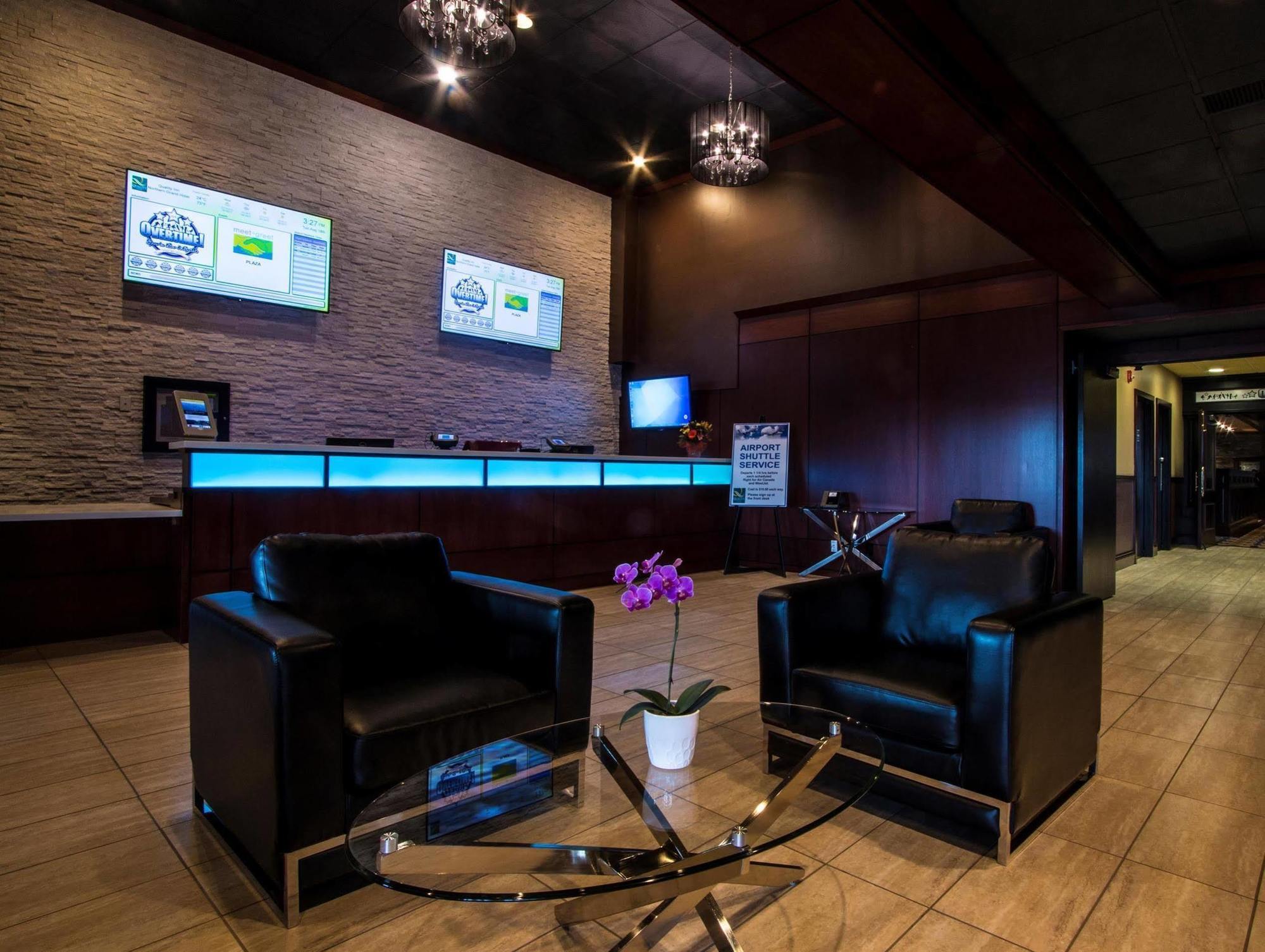 Ramada By Wyndham Northern Grand Hotel & Conference Centre Fort St. John Bagian luar foto